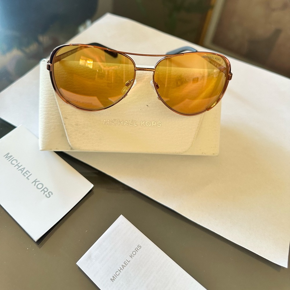 Beautiful MICHAEL KORS sunglasses